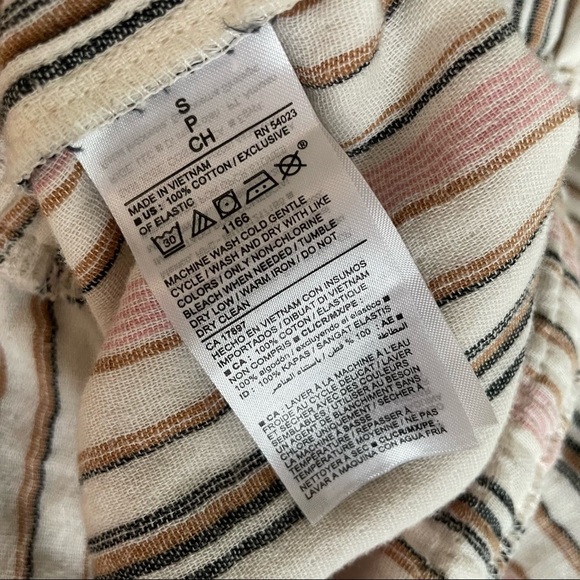 Old Navy | Tie-Waist Striped Sleeveless Jumpsuit - Picture 8 of 9